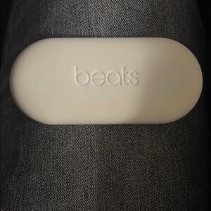 Beats by Dre Cream White Case